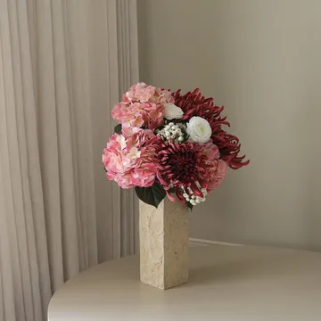 Rose reverie artificial bouquet - Hydrangea, spider chrysanthemum, ranunculus, 77 cm - Botané