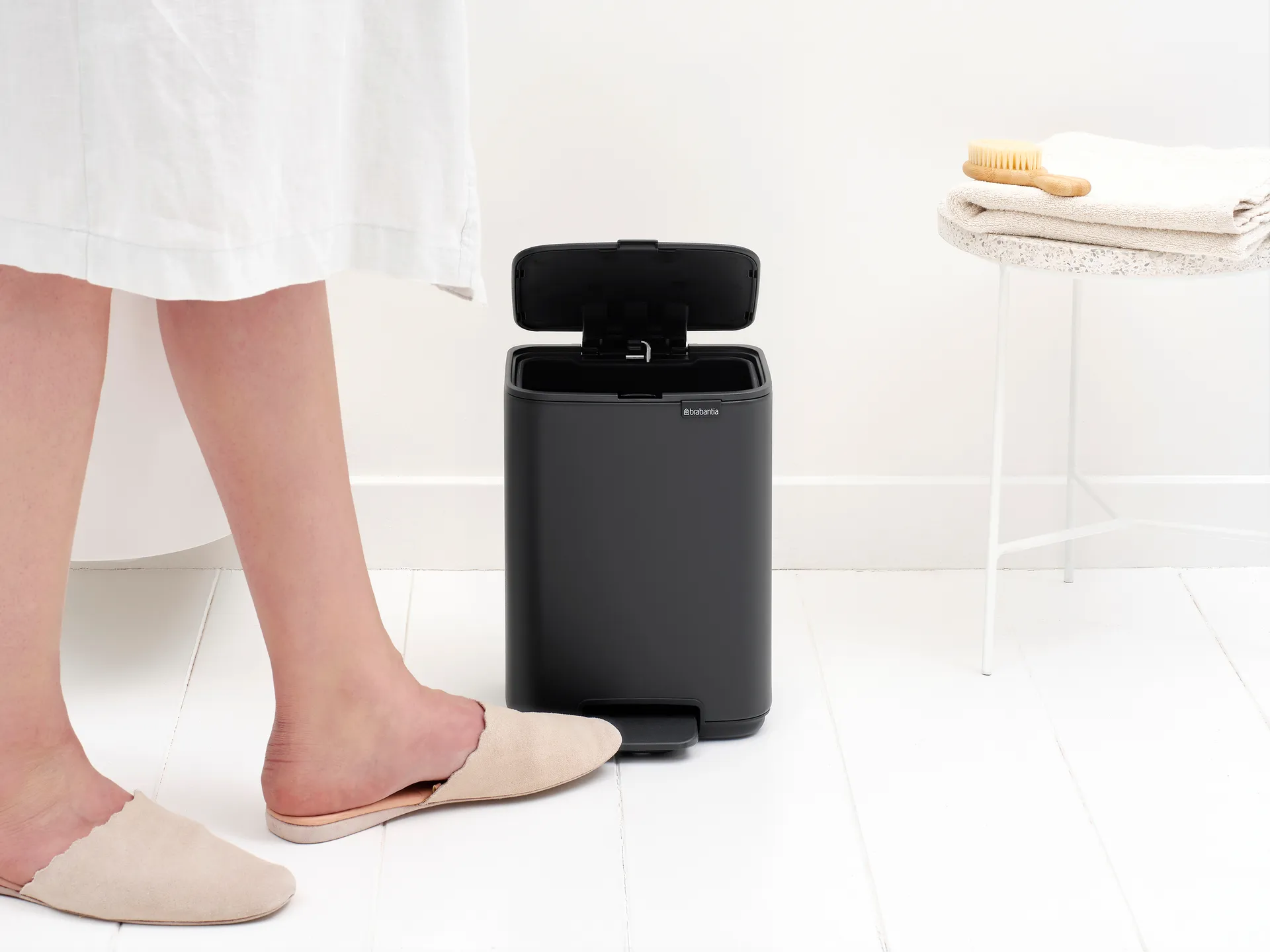 Bo pedal bin 4 L, Mineral Infinite Grey Brabantia