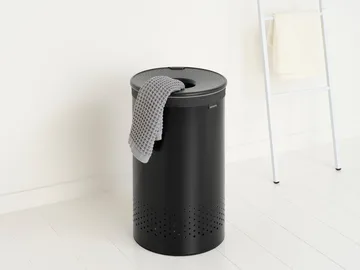 Brabantia laundry basket plastic lid 60 L - Matte black - Brabantia