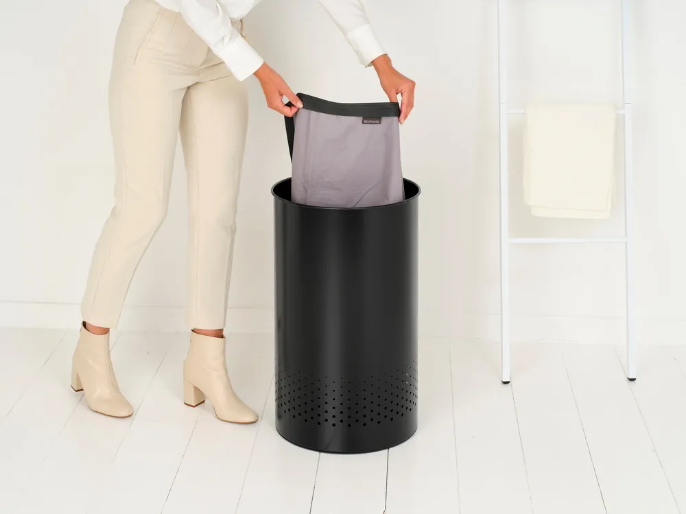 Brabantia laundry basket plastic lid 60 L, Matte black Brabantia