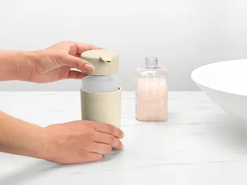 Brabantia ReNew soap dispenser 14 cm - Soft Beige - Brabantia