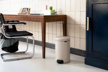 New Icon pedal bin 12 liter - Soft beige - Brabantia