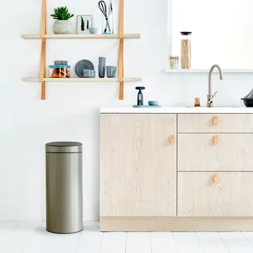 Touch Bin waste bin 30 liters - platinum - Brabantia