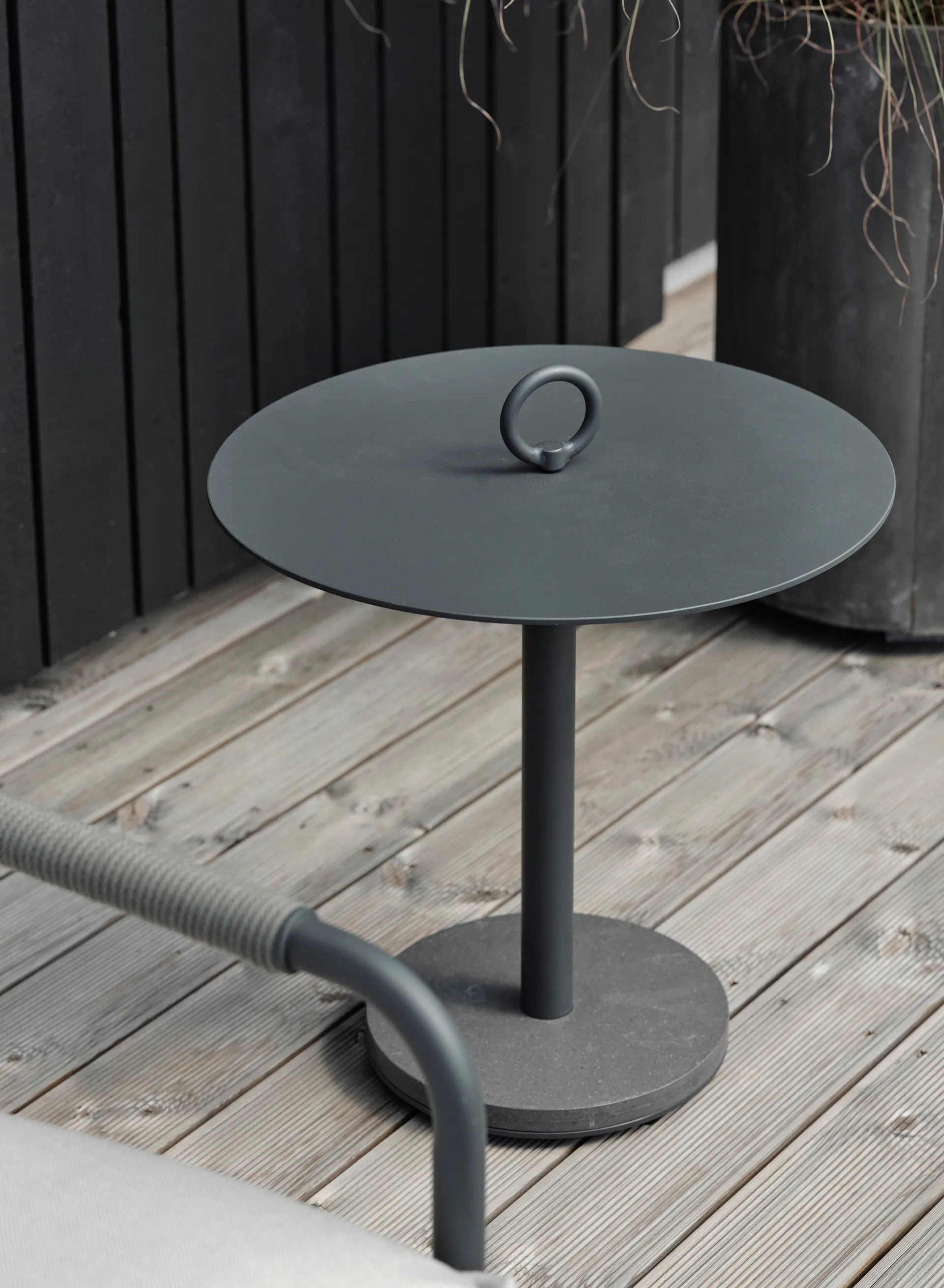 Niobe side table, Khaki Brafab