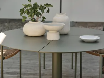 Peace dining table Ø110 cm Nordic green - Brafab