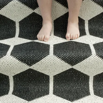 Anna rug black - 70x140 cm - Brita Sweden