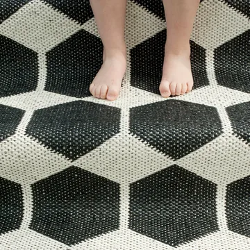 Anna rug black - 70x200 cm - Brita Sweden