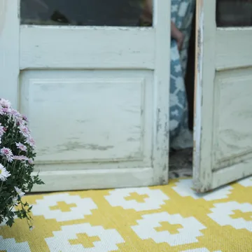 Flower rug sun (yellow) - 70x100 cm - Brita Sweden
