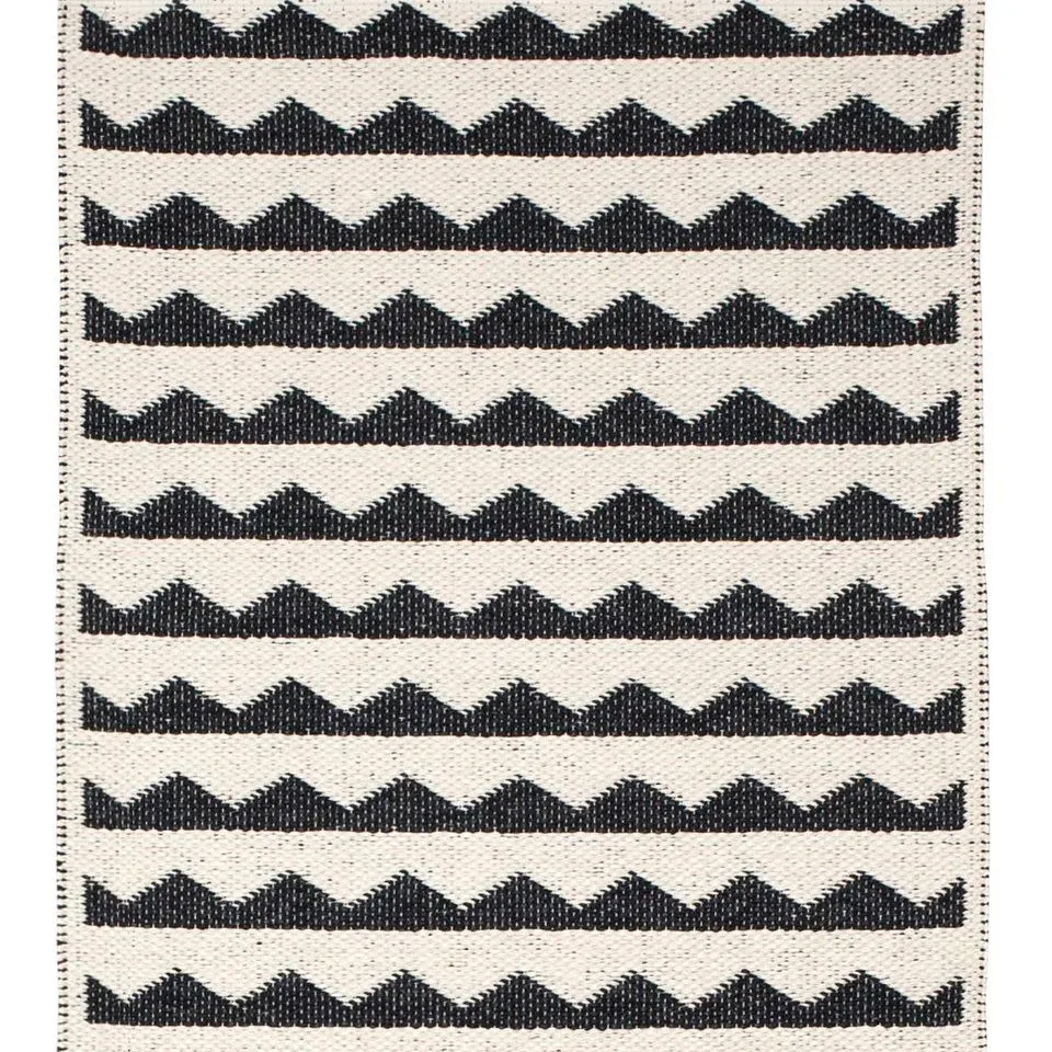 Gittan rug black, 70x300 cm Brita Sweden