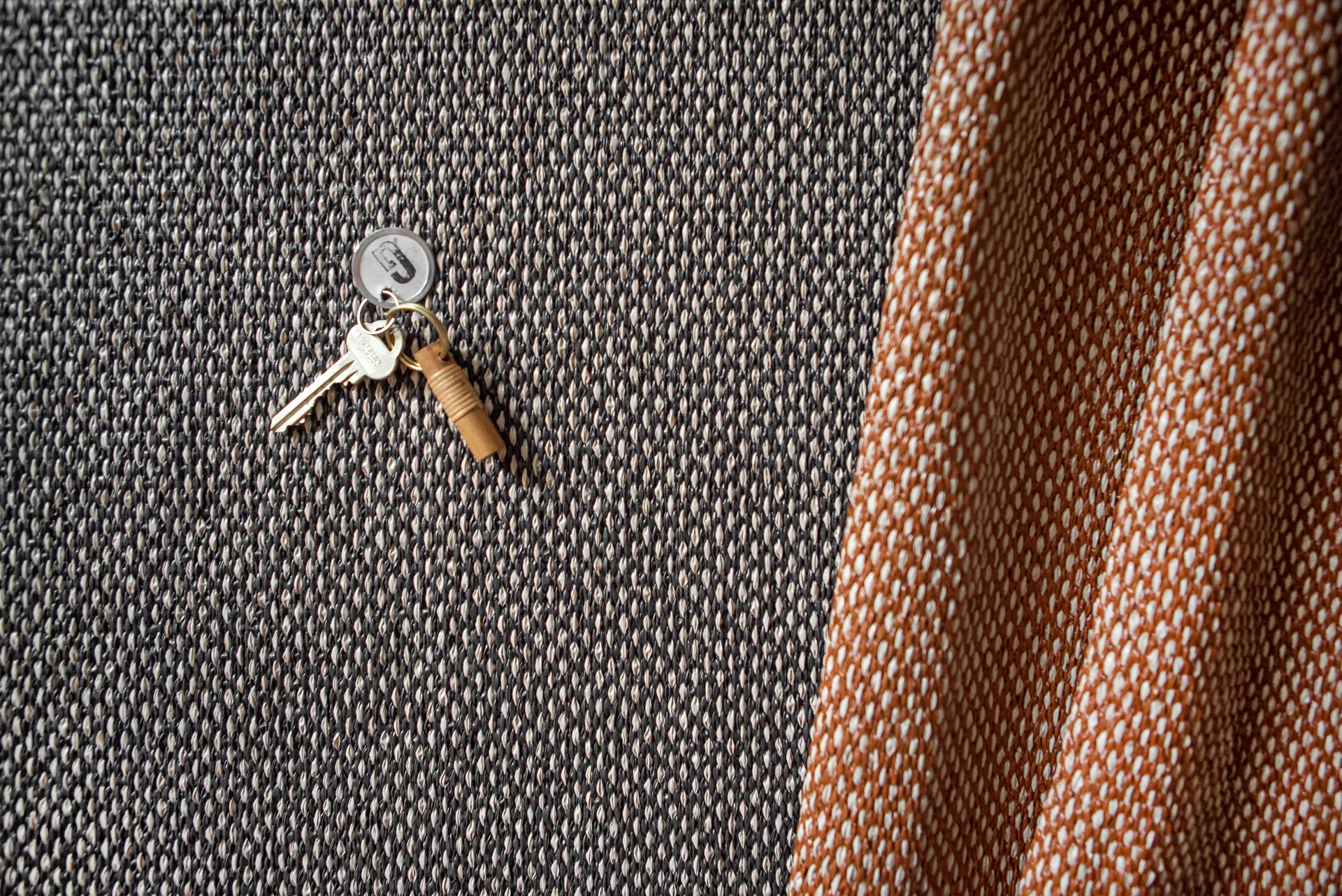 Moor rug mud (black-terracotta), 70x200 cm Brita Sweden