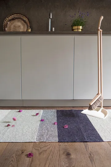 Seasons plastic rug 70x300 cm - berry (pink/purple) - Brita Sweden