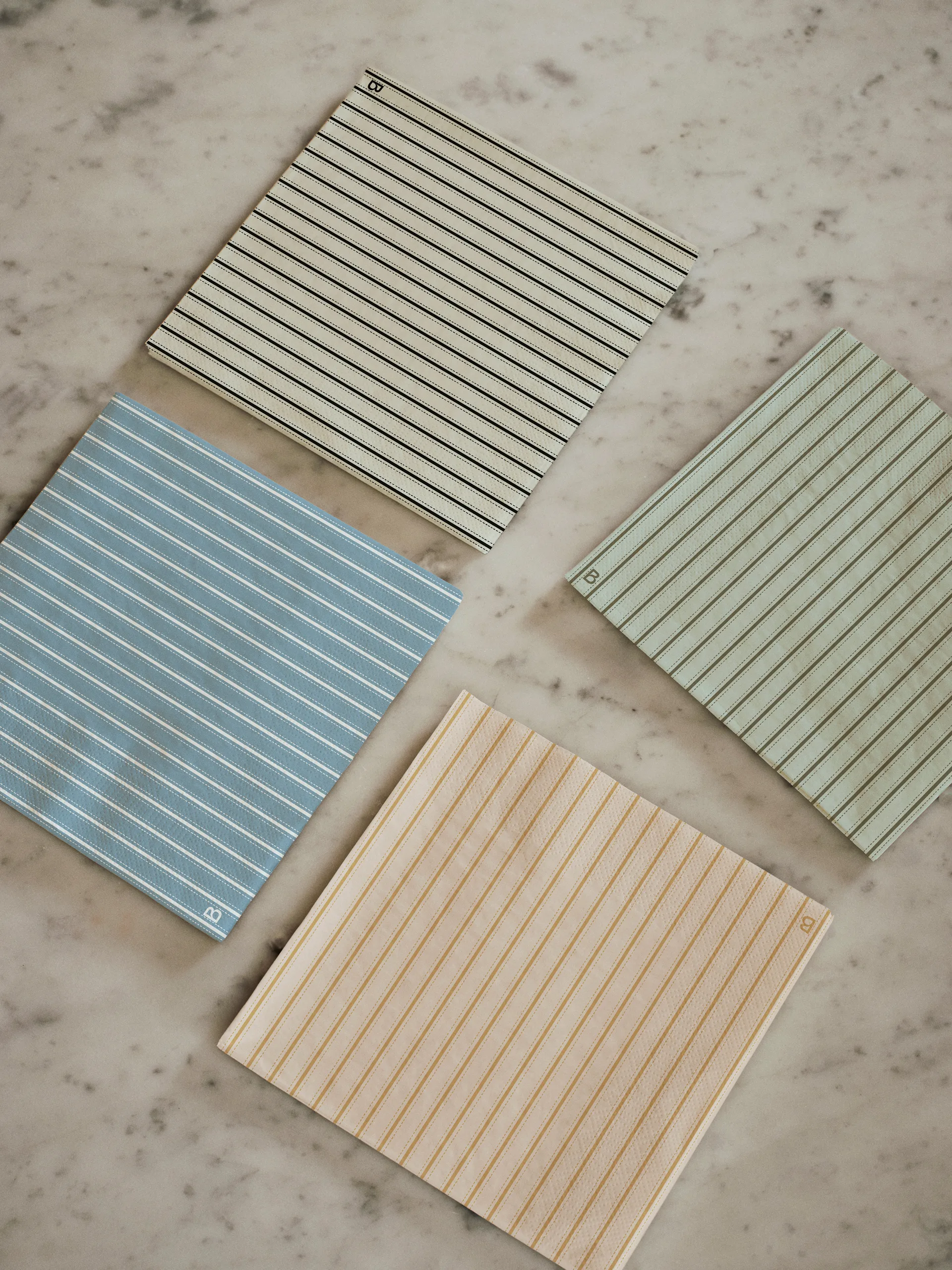 Dolly paper napkins 33x33 cm 20-pack, Black-off white Broste Copenhagen