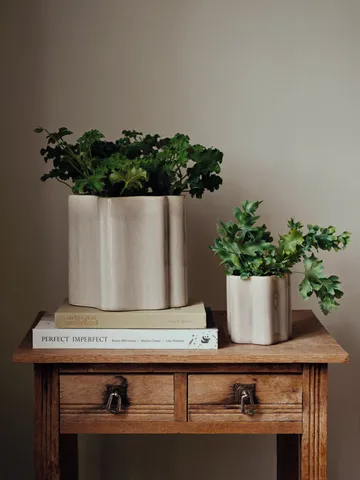 Sonja flower pot H:12 cm - Rainy Day Grey - Broste Copenhagen