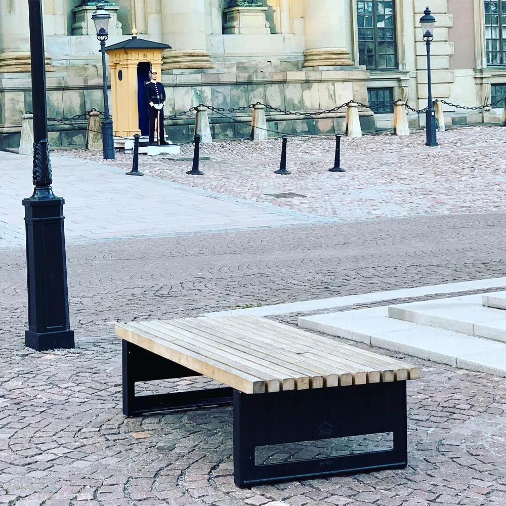 Block bench, Oak oil, wide, black stand Byarums bruk