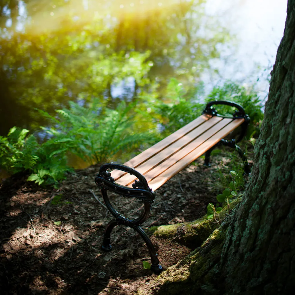 Byarum Bench, White lacquered pine, raw aluminum stand Byarums bruk