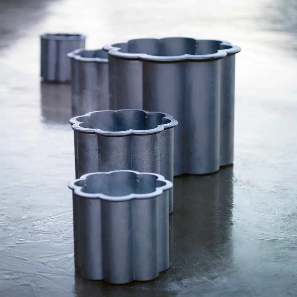 Gråsippa plant pot, Aluminum sand-casted, no. 2 Ø41 cm Byarums bruk