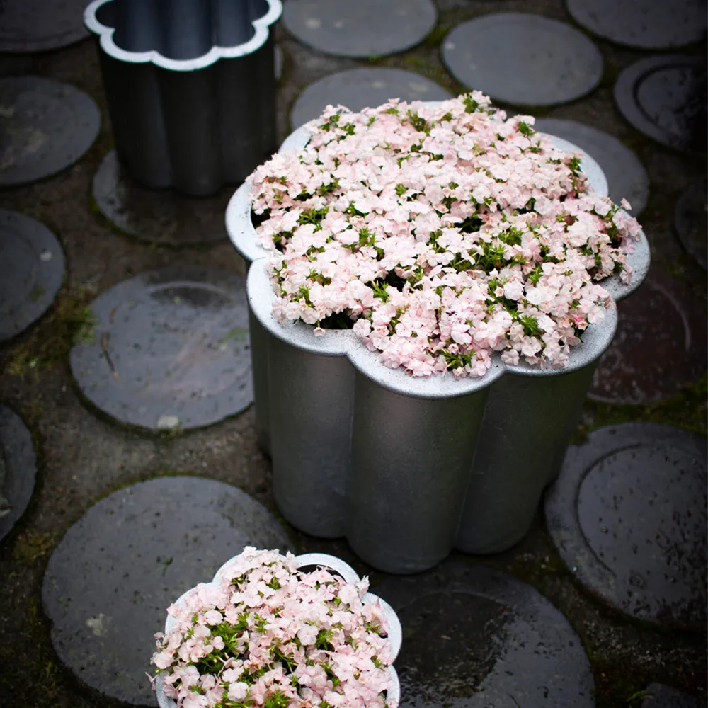 Gråsippa plant pot, Aluminum sand-casted, no. 3 Ø62 cm Byarums bruk