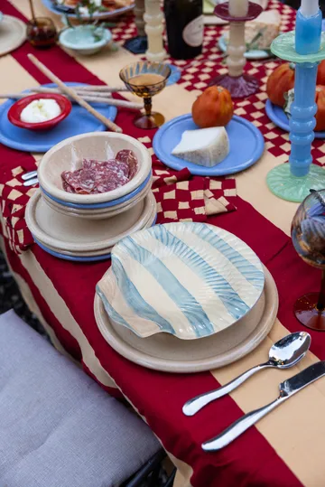 Armona stripe plate 23.5x23.5 cm - Light blue-white - Byon