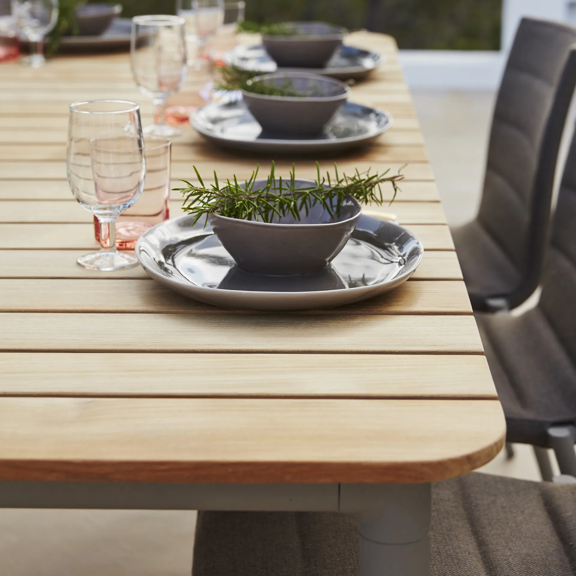 Core dining table teak 274x100x74 cm, Taupe tripod Cane-line