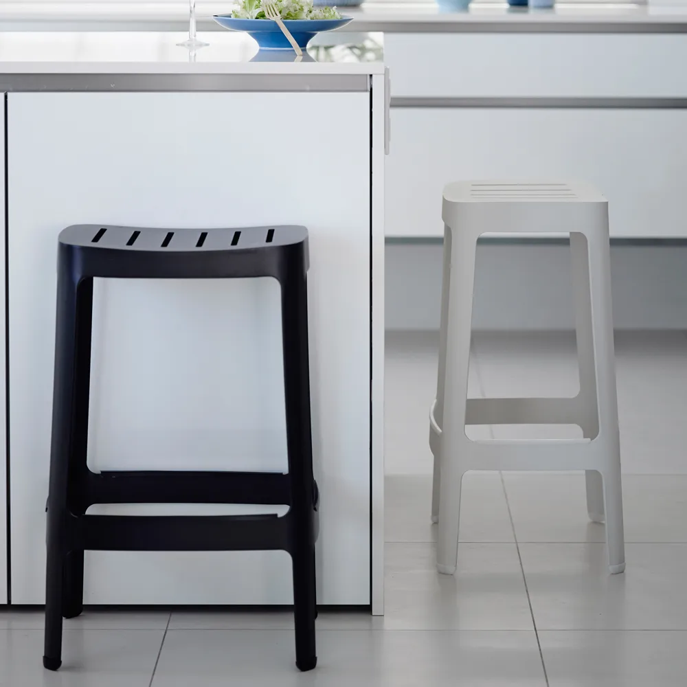 Cut barstool, Black Cane-line