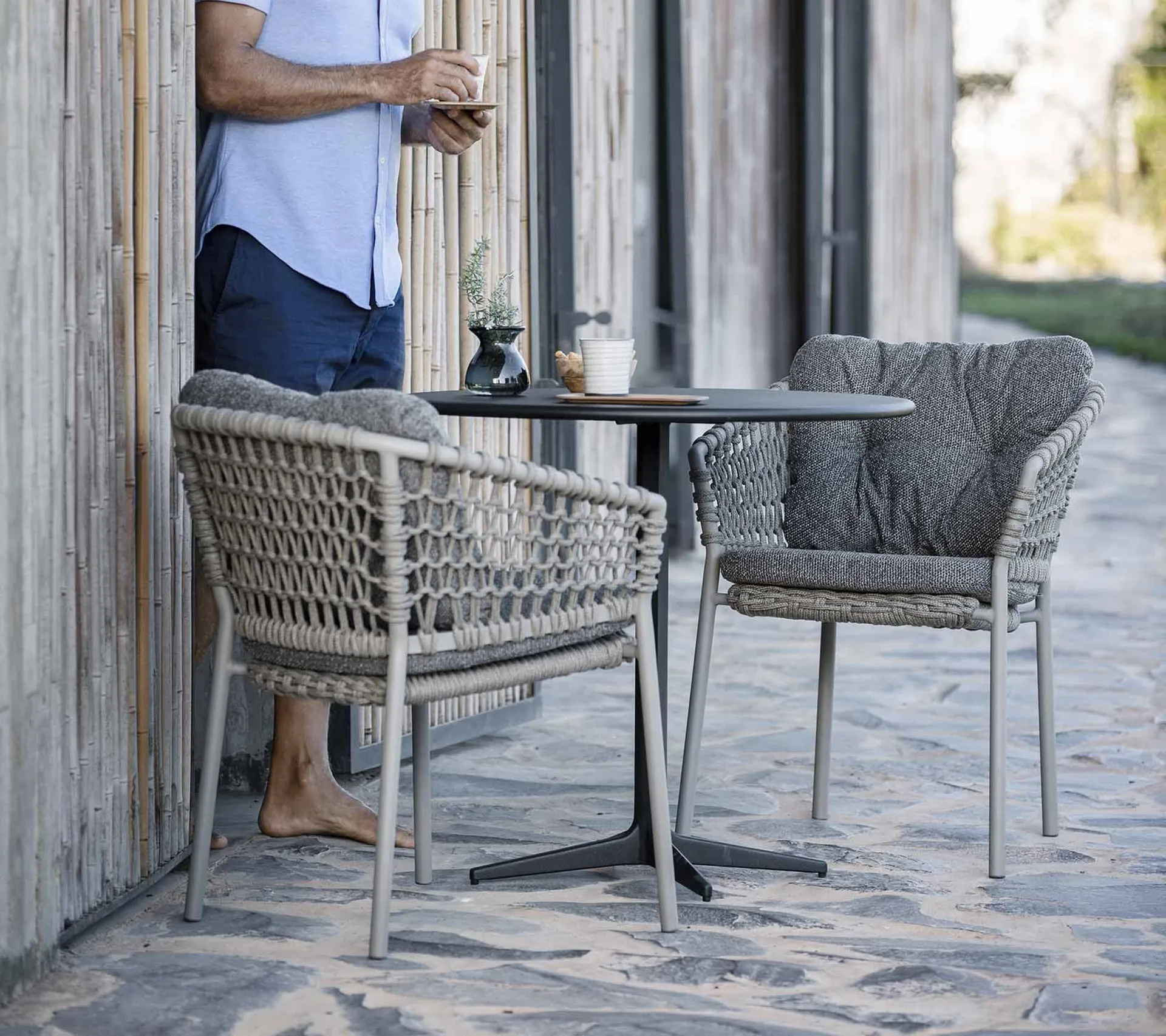 Drop coffee table Ø80 cm, Lava grey-lava grey Cane-line