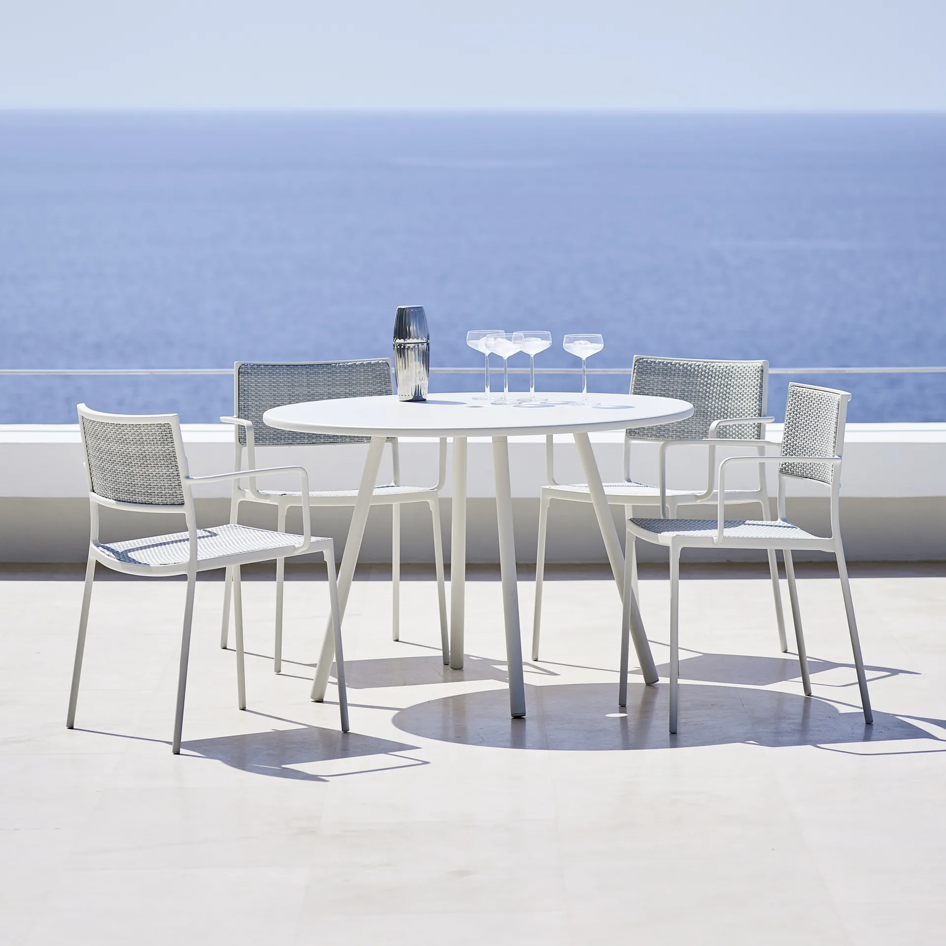Less armchair, Light grey Cane-line