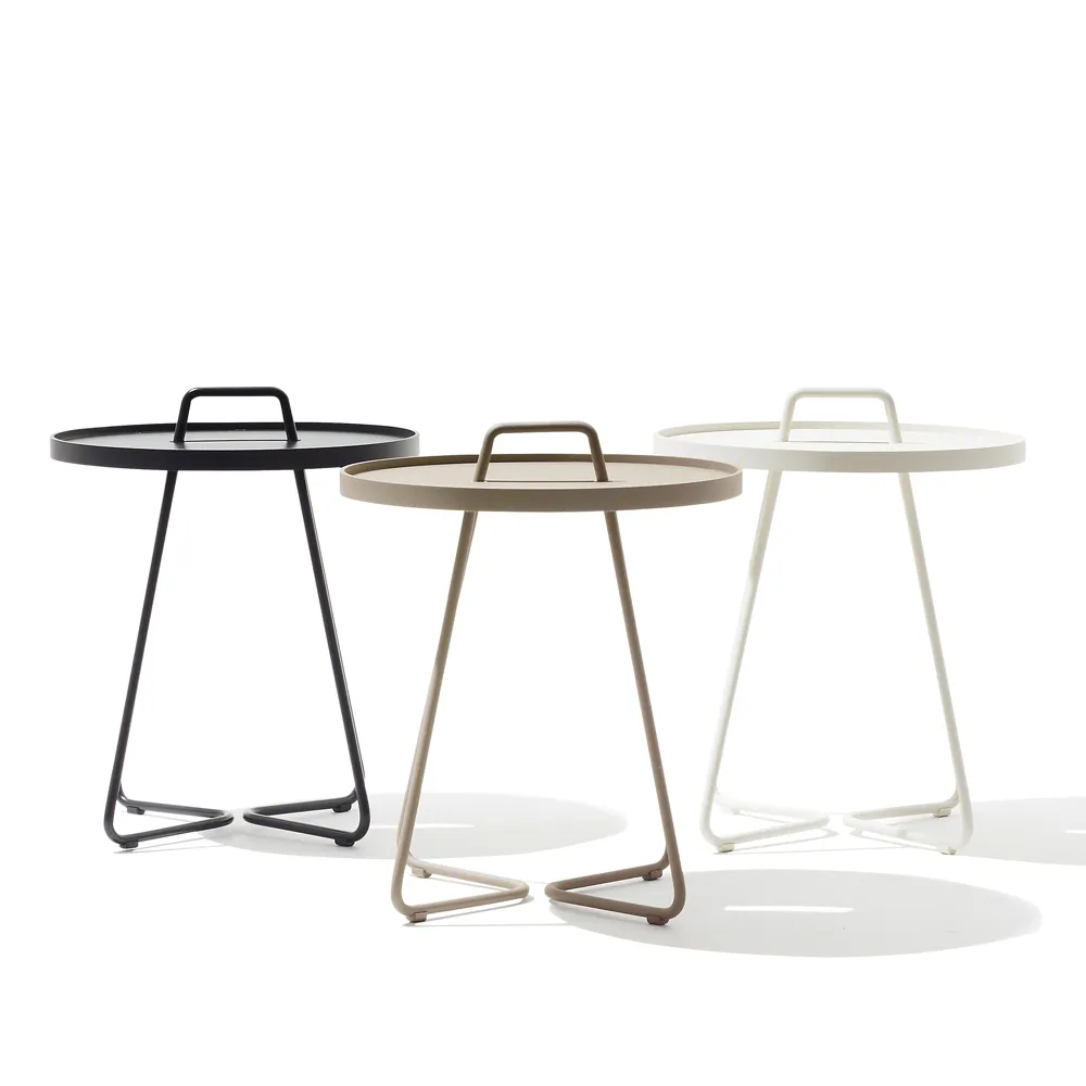 On the move table Ø37 cm, White Cane-line