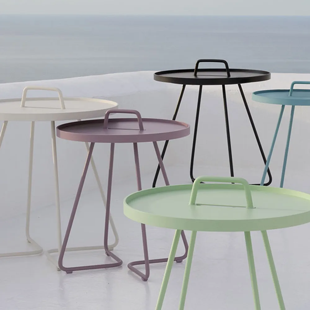 On the move table Ø52 cm, White Cane-line