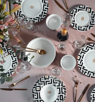 DECO deep plate Ø24.5 cm - White-black - Carolina Gynning