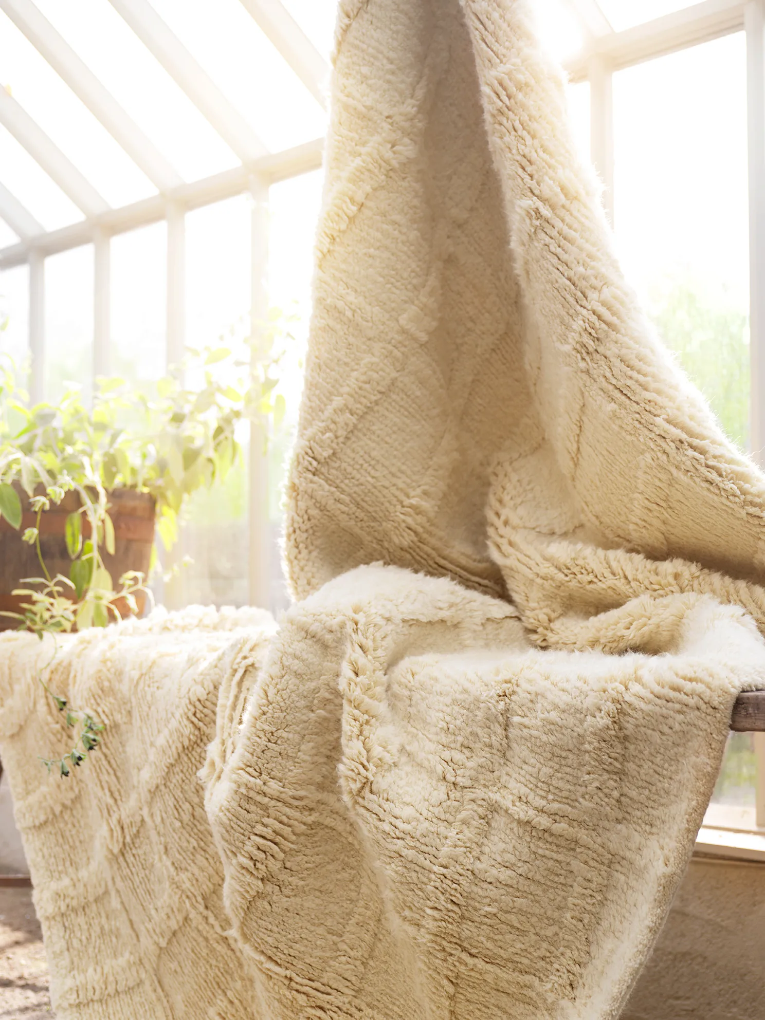 Badal wool carpet, Off white 250x350 cm Chhatwal & Jonsson