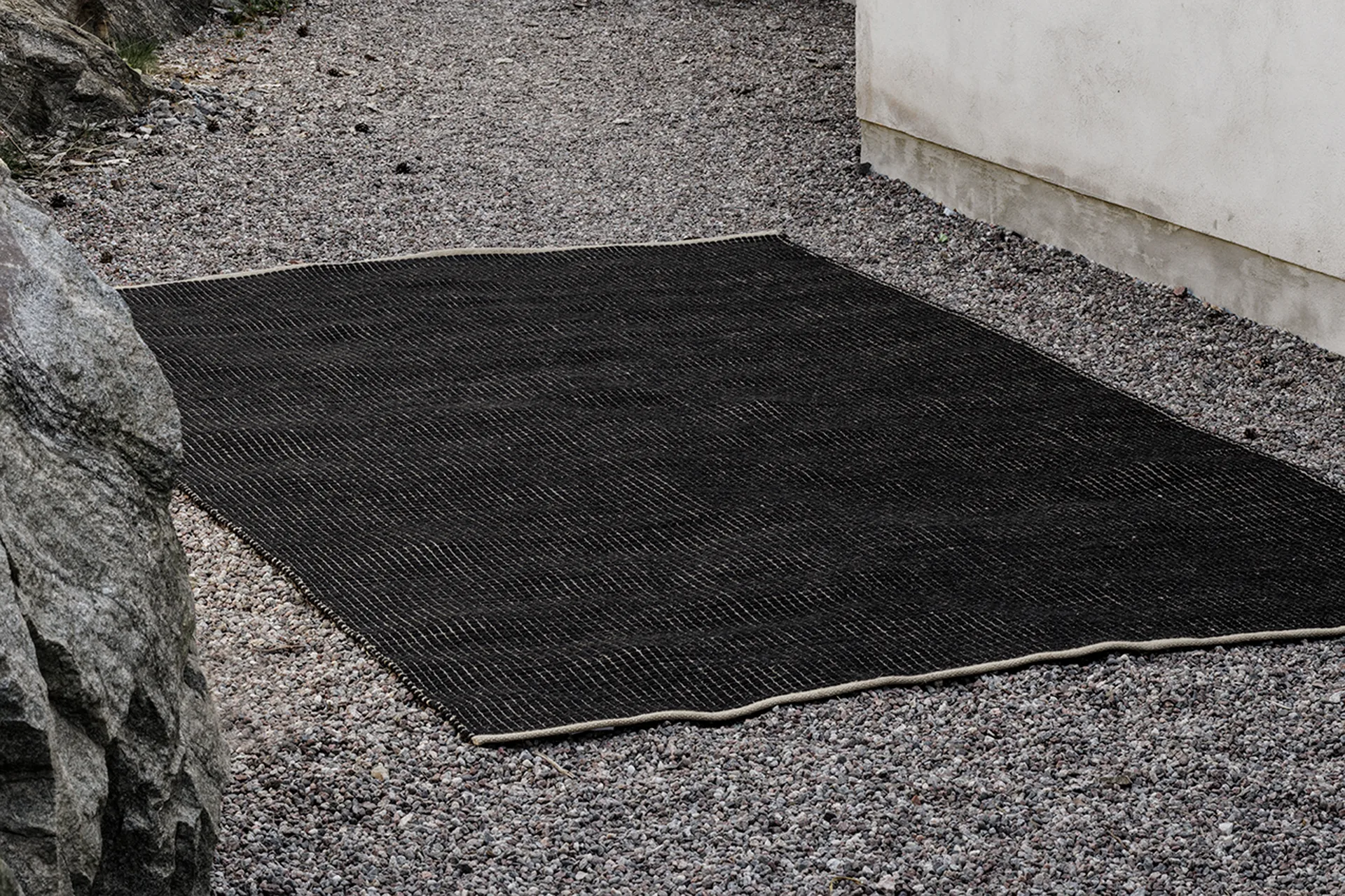 Bengal rug, Black. 170x240 cm Chhatwal & Jonsson