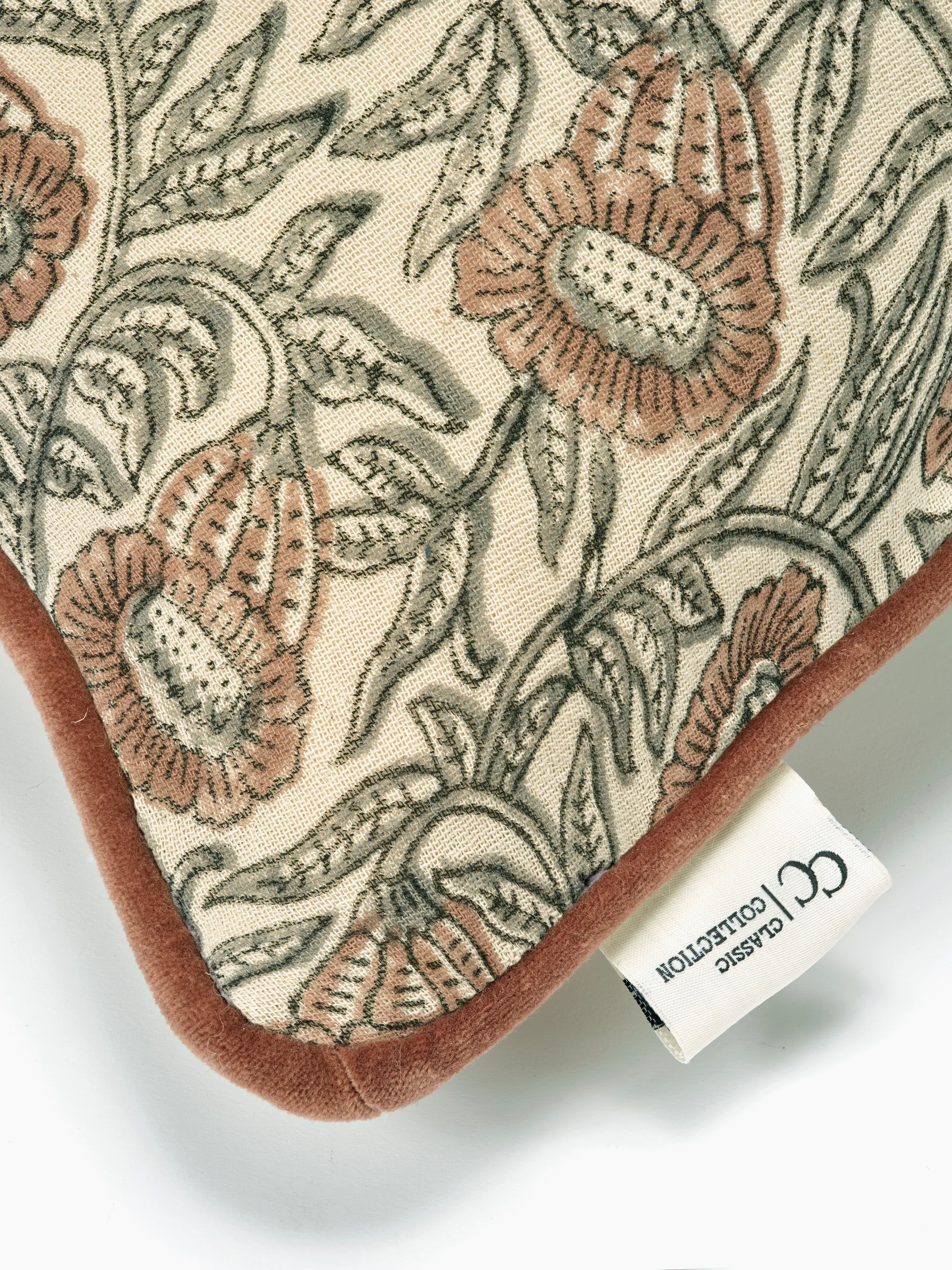 Bell cushion cover 50x50 cm, Mocha Classic Collection