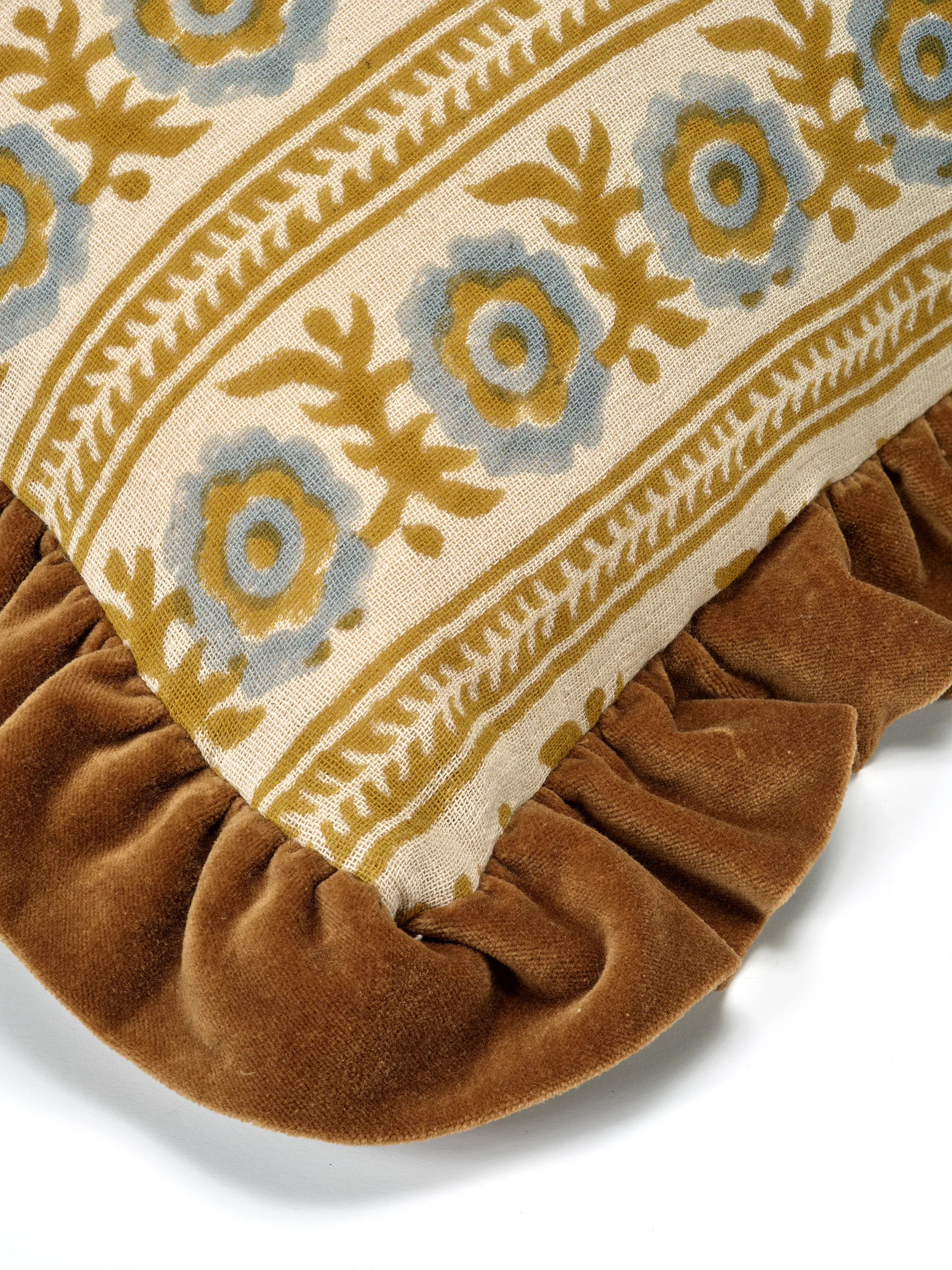 Posy cushion cover 50x50 cm, Yellow Classic Collection