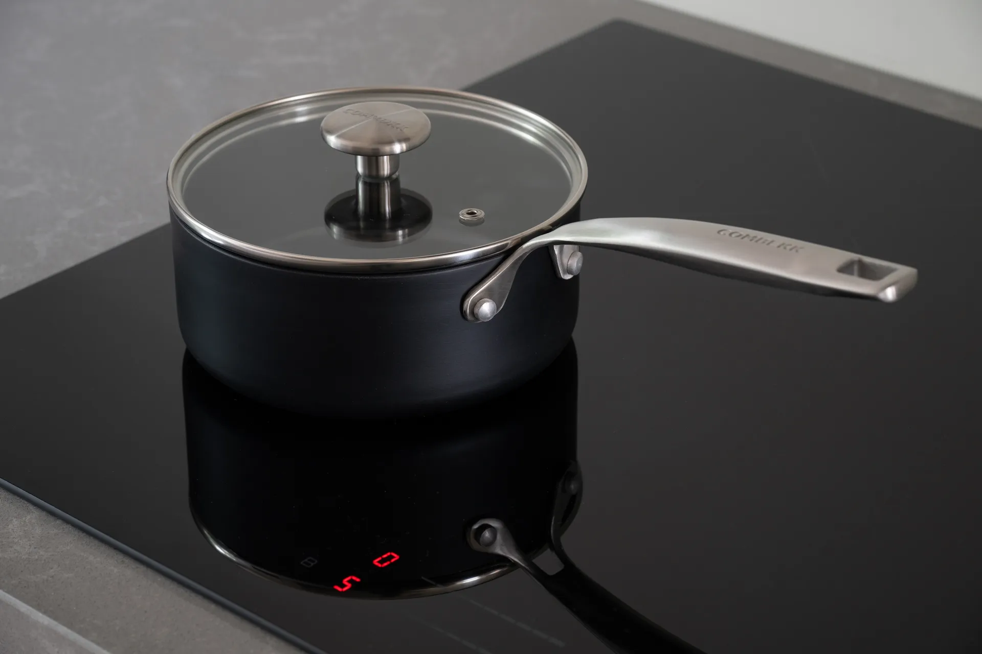 Combekk Element saucepan with lid aluminum black, Ø18 cm Combekk