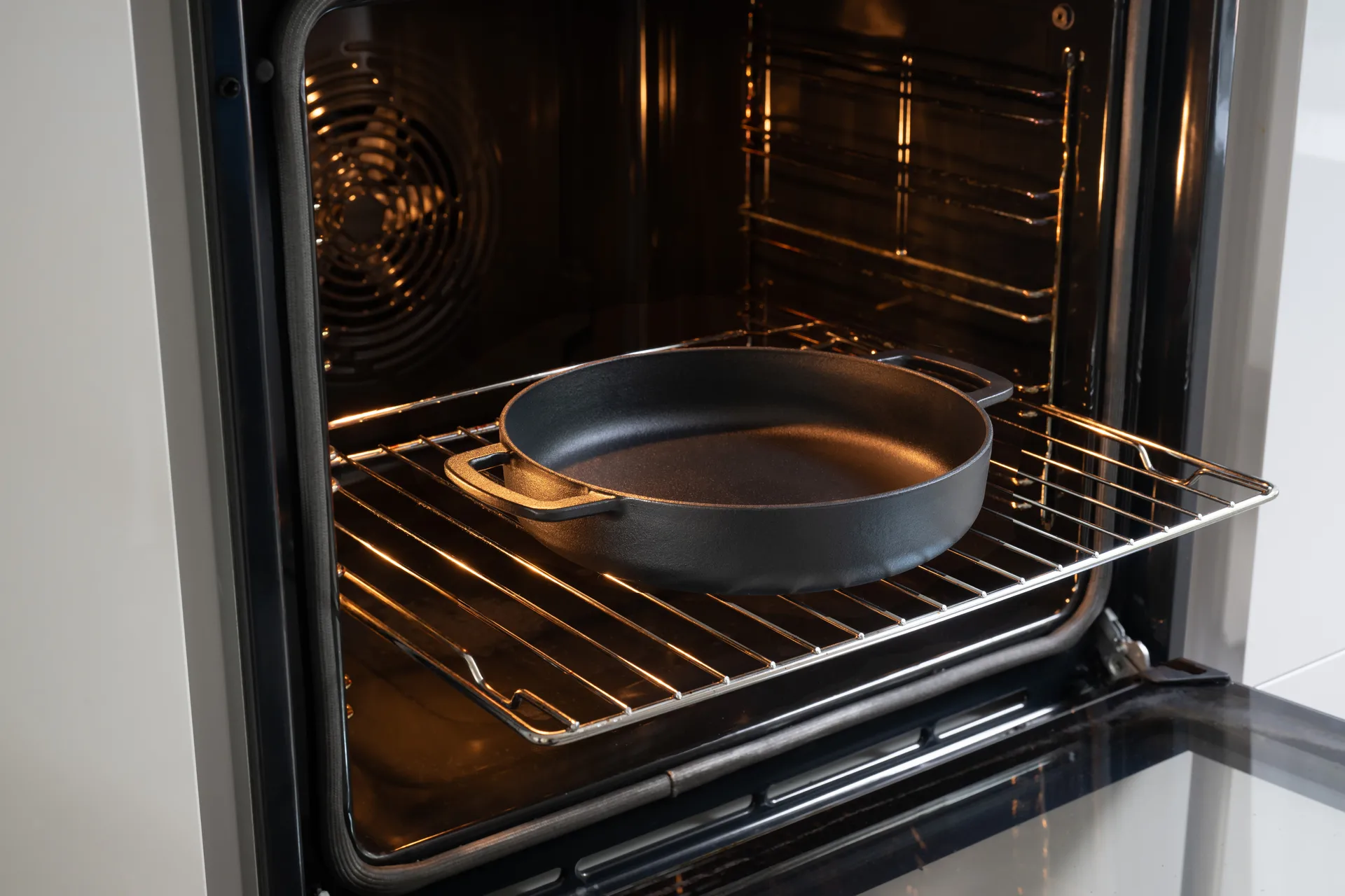 Combekk Enameled cast iron frying pan Ø24 cm, Black Combekk