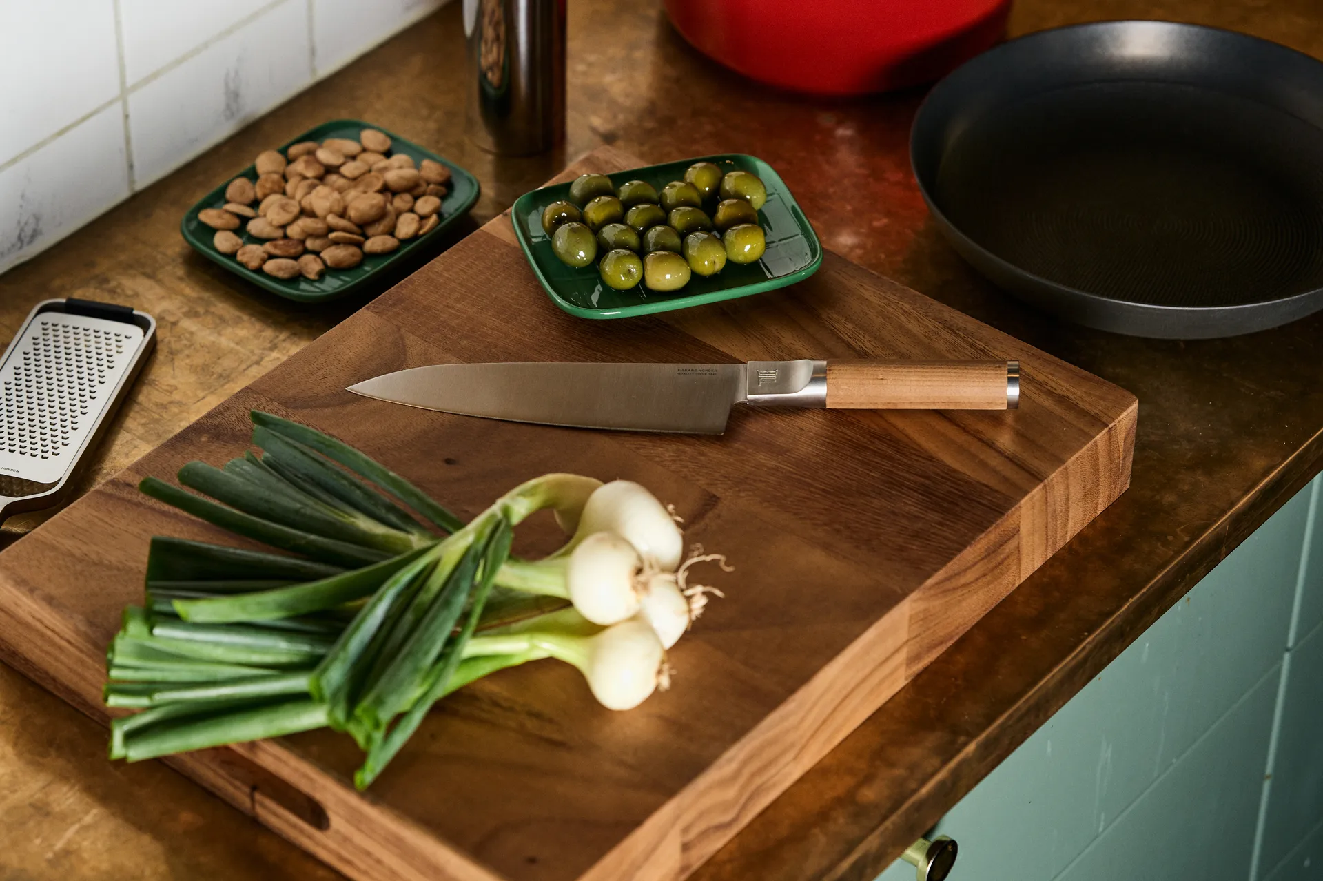 Cutting board acacia, 36x48 cm Continenta