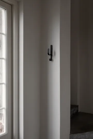 Woody hook One - Black stained oak - Cooee Design