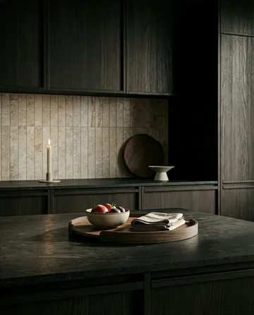 Woody tray - Dark stained oak, Ø35 cm - Cooee Design