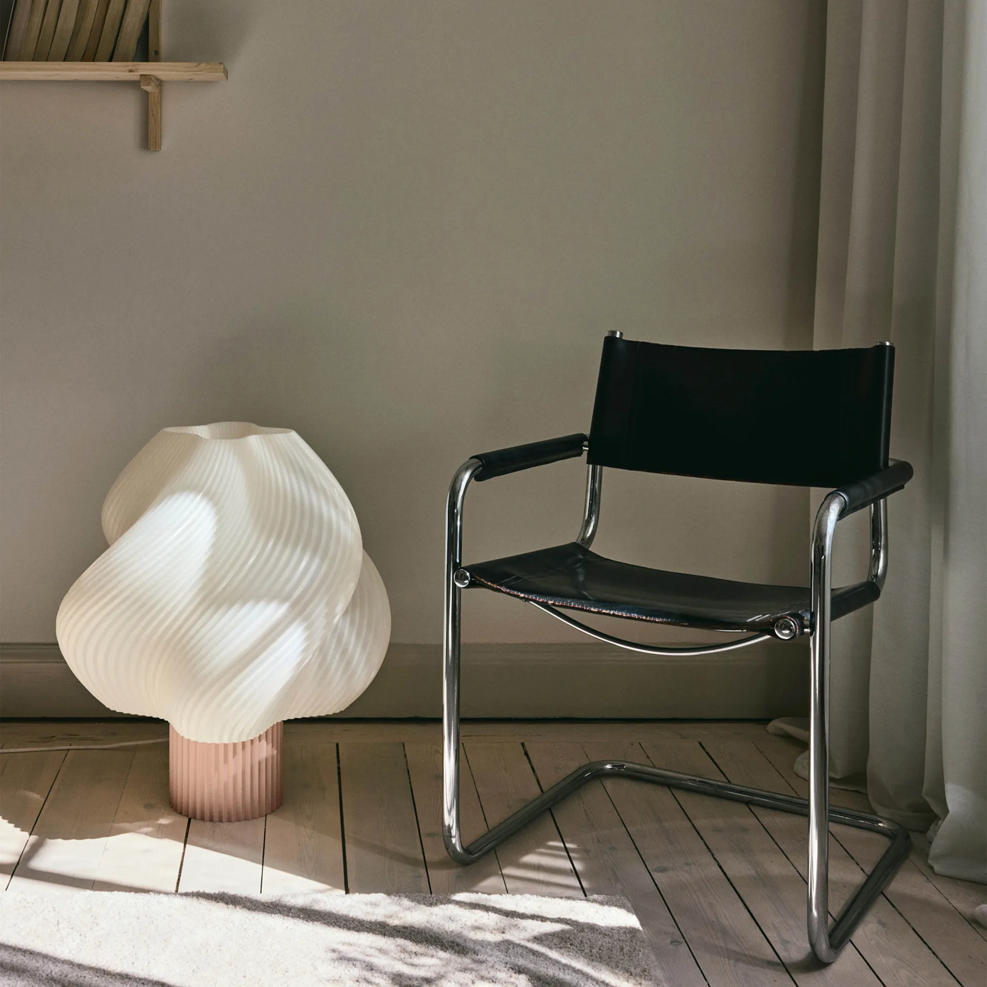 Soft Serve floor lamp, Wild strawberry, Mega, 63 cm Crème Atelier