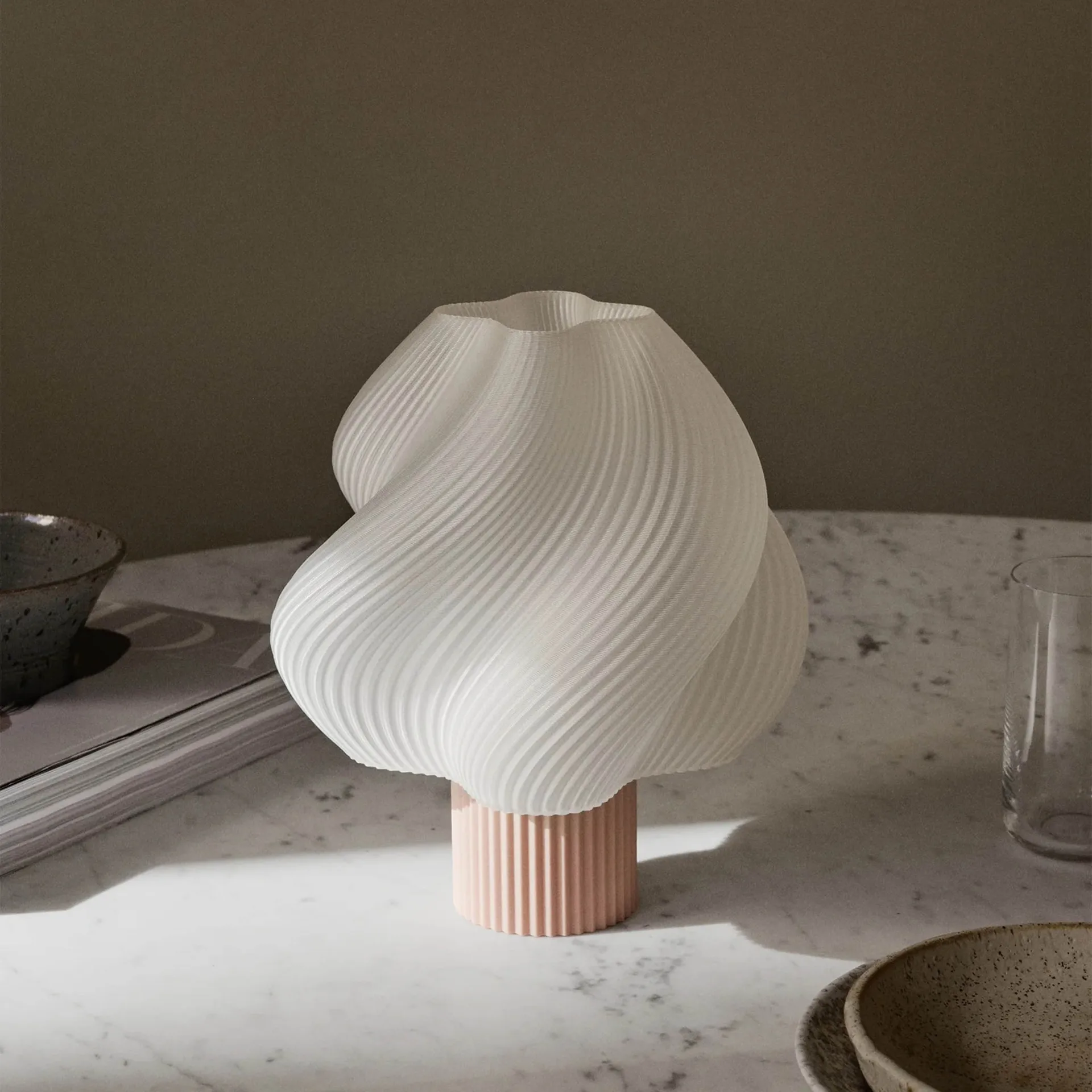 Soft Serve portable table lamp, Wild strawberry, 23 cm Crème Atelier