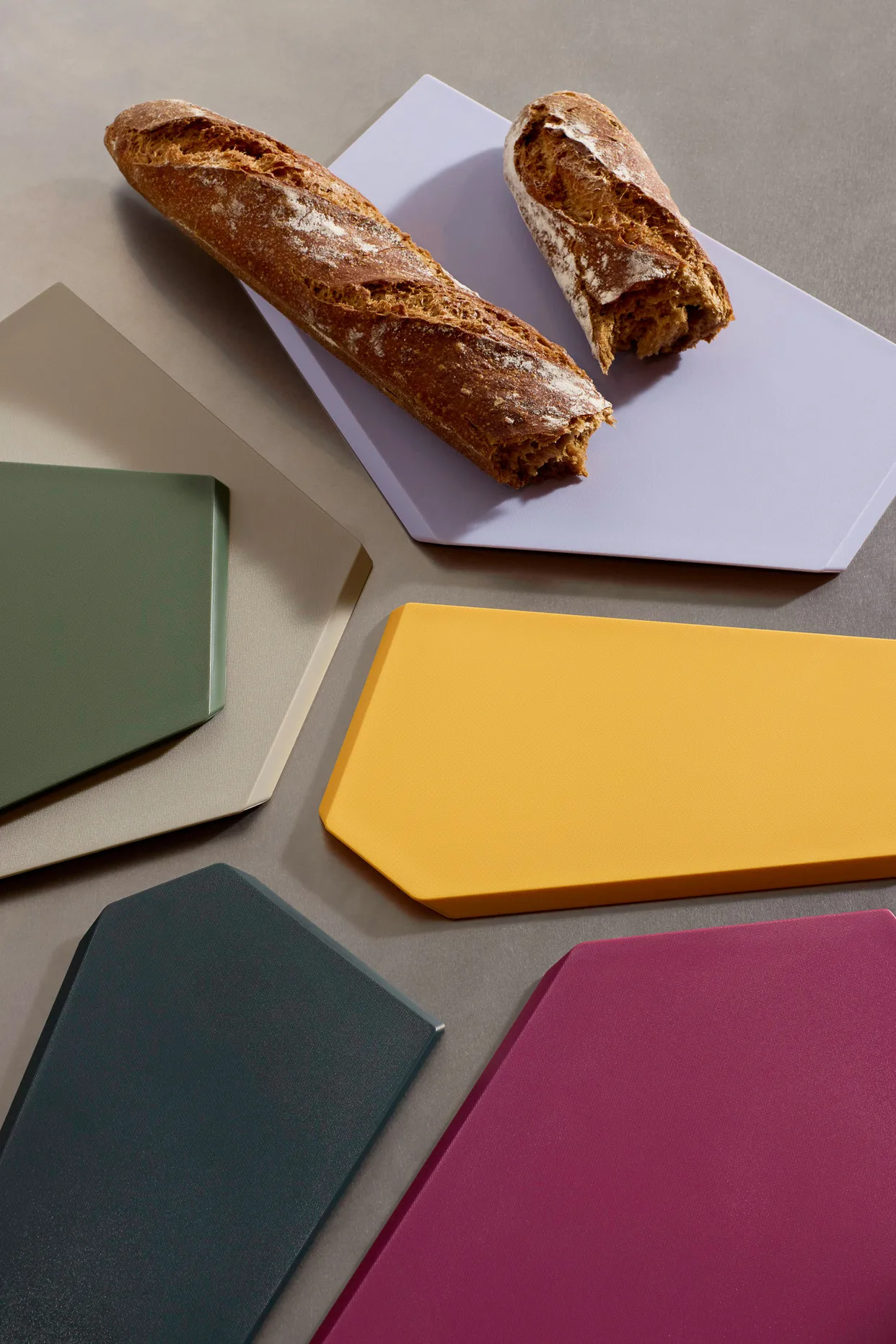 Zurich chopping board, Beetroot, large Crushgrind
