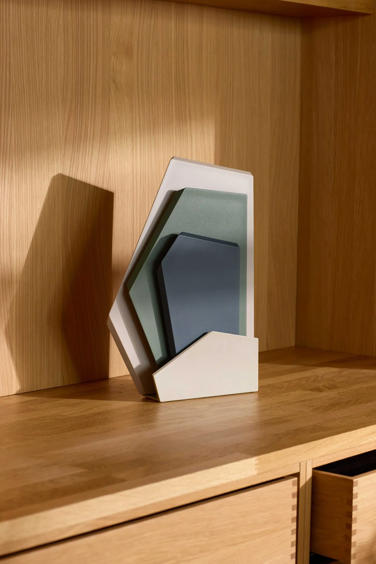 Zurich chopping board holder, Cumin Crushgrind