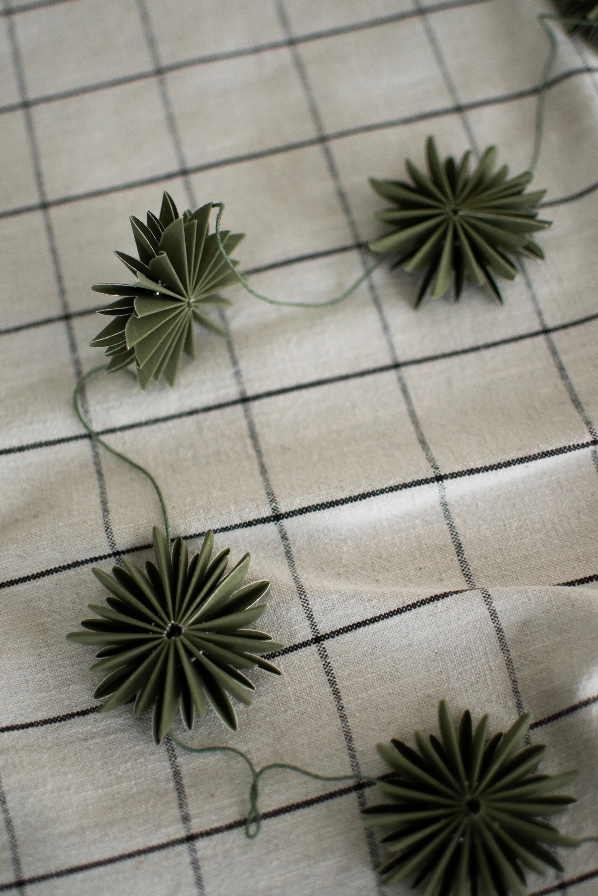Garland flakes, Green DBKD