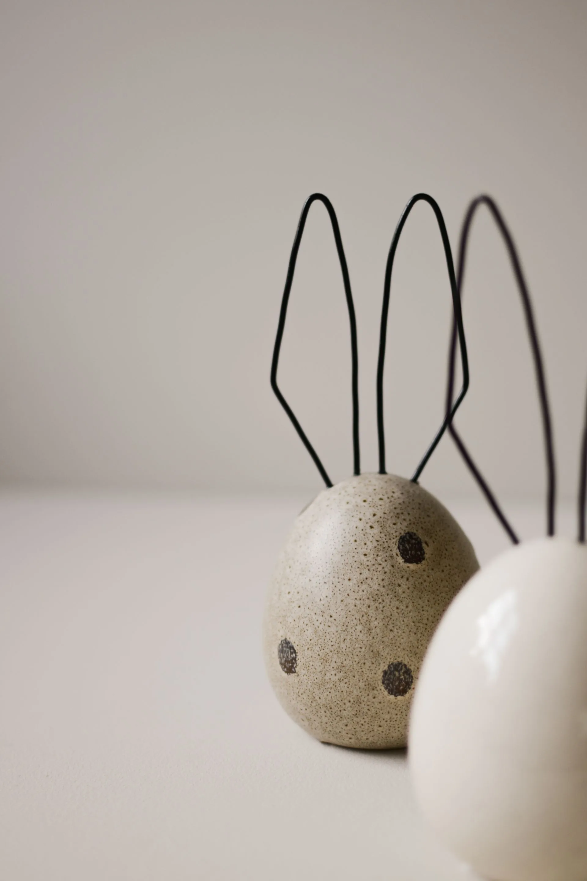 Hare Easter decoration H18 cm, Vanilla DBKD