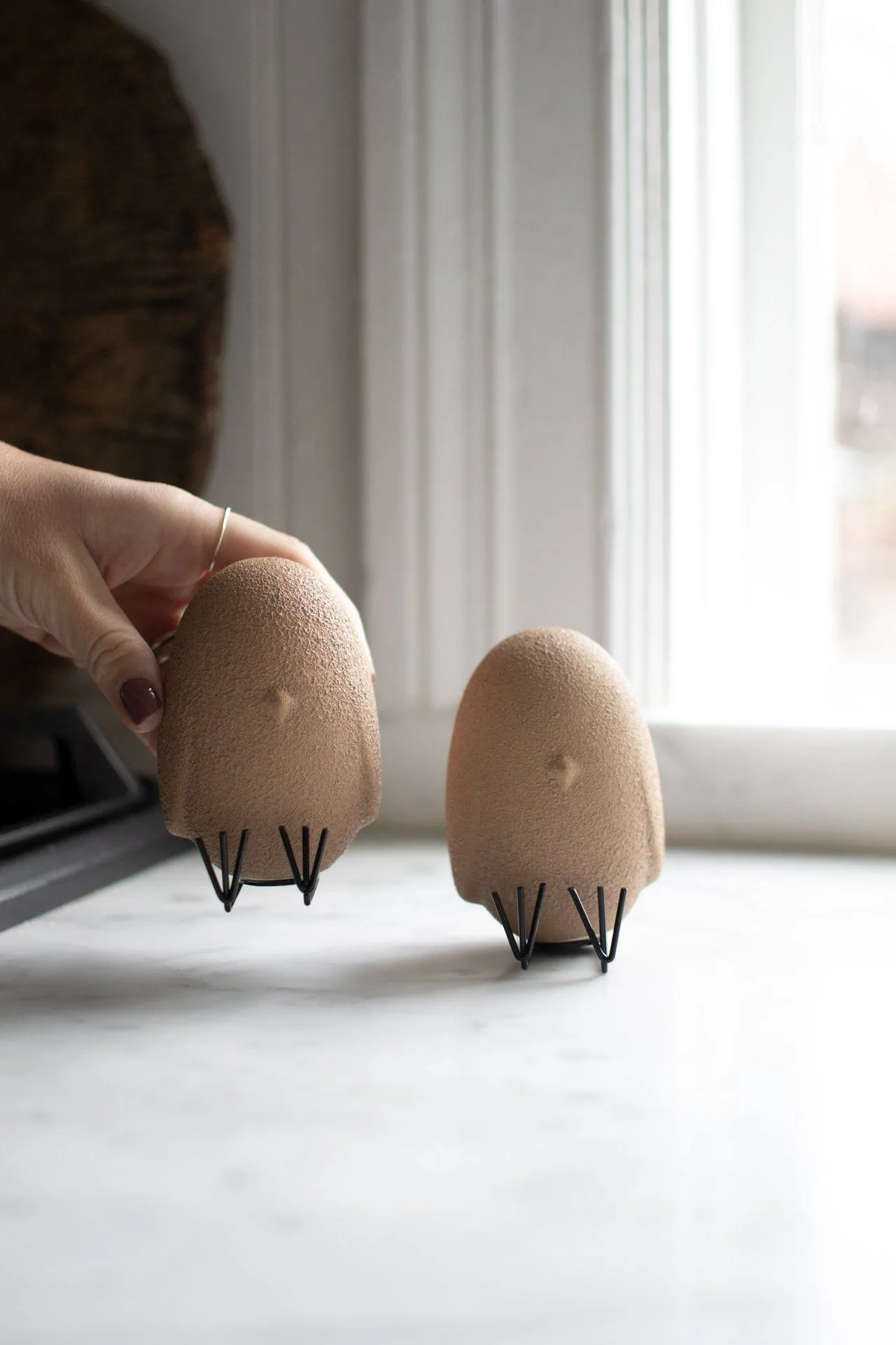 Sit Around Easter decoration, Sand DBKD