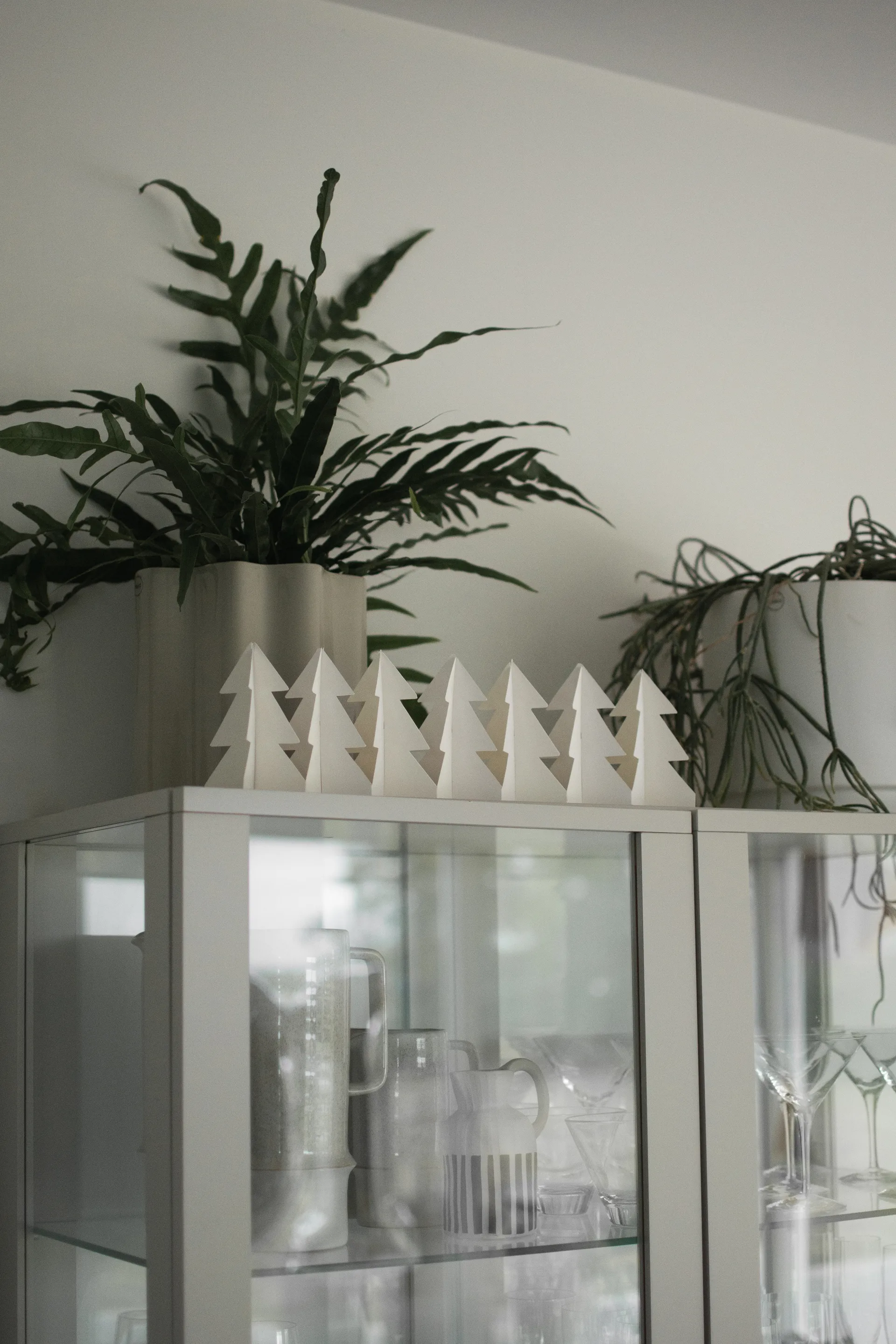 Tree in a row decoration, White, 7x60 cm DBKD