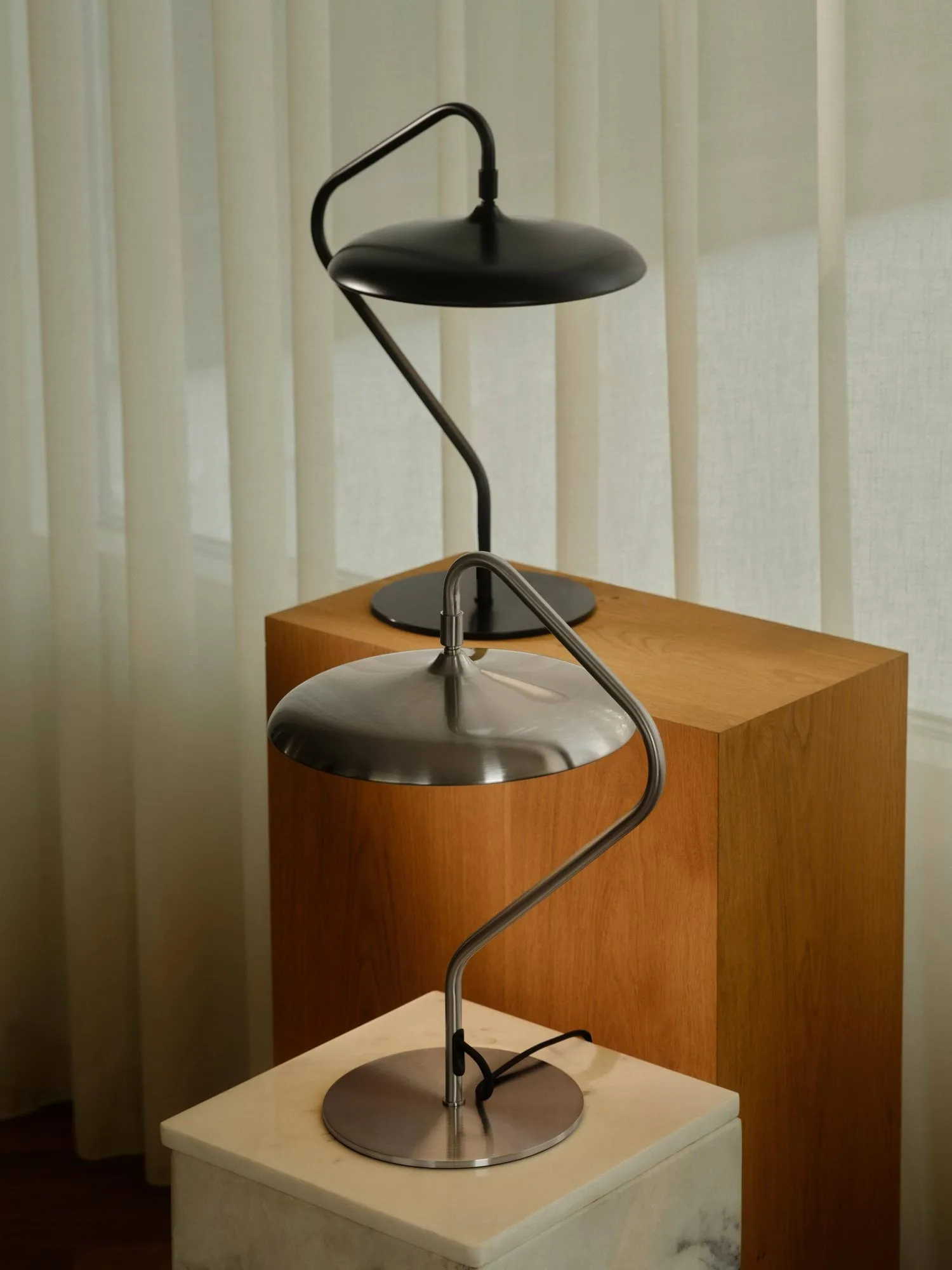 Artist table lamp, Stainless steel, 41 cm Design For The People