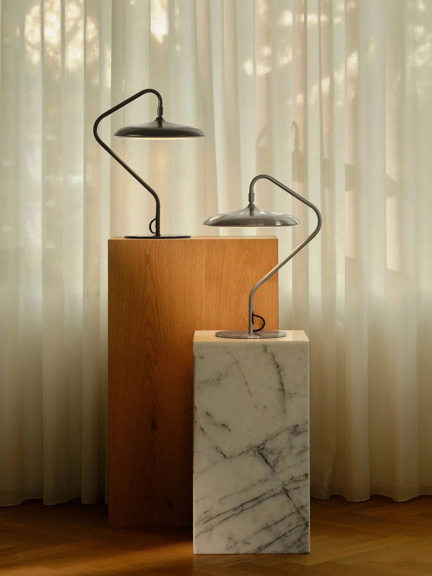 Artist table lamp, Stainless steel, 41 cm Design For The People