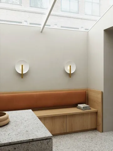 Furiko wall lamp - Brushed brass - Design For The People