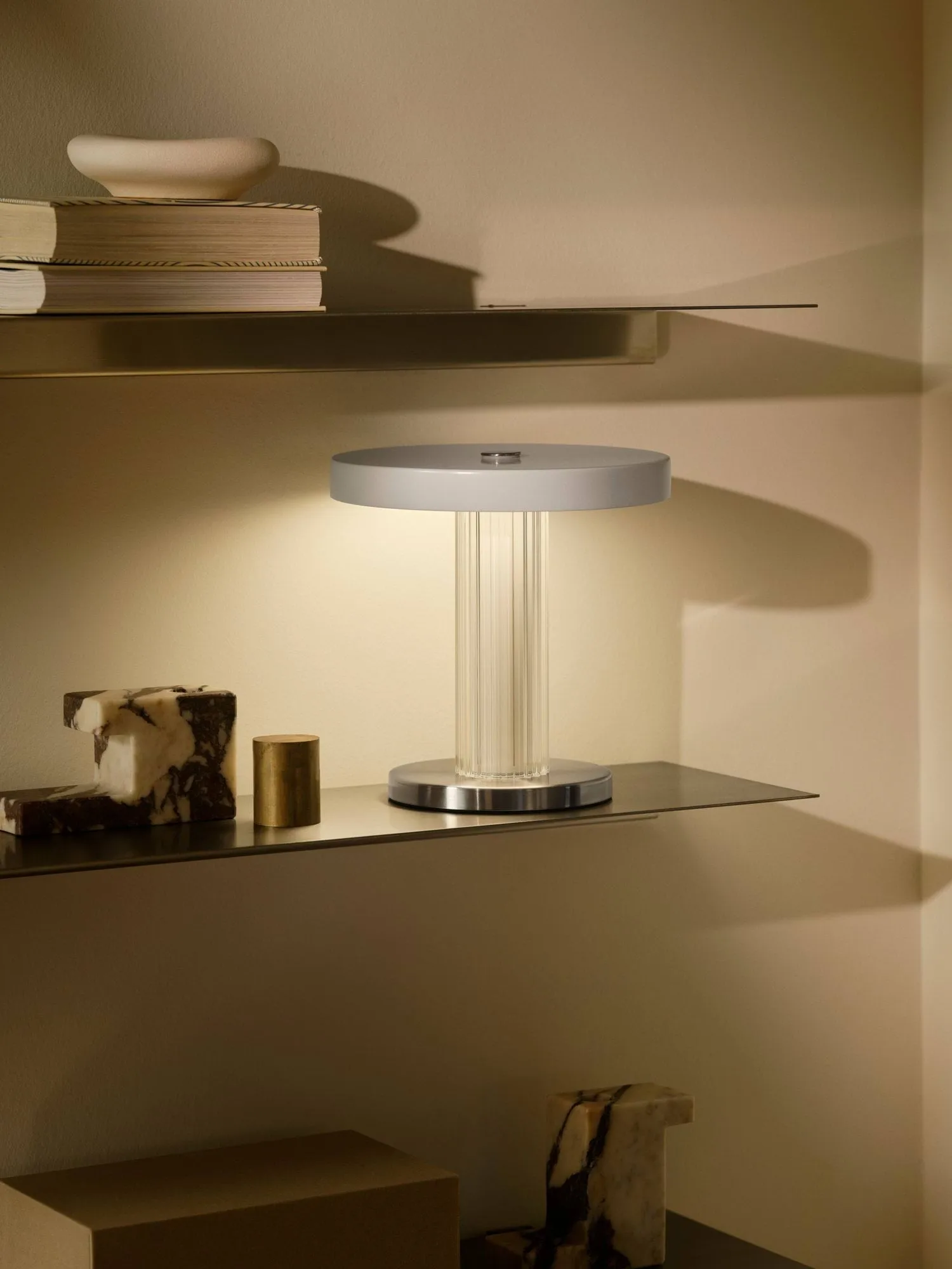 Trezzi portable table lamp, White Design For The People